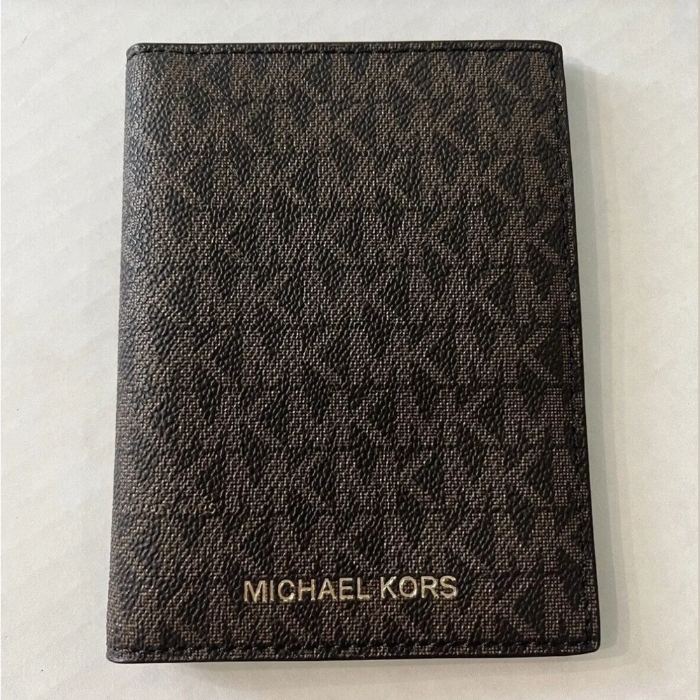 New Michael Kors Logo Brown Passport Holder Wallet